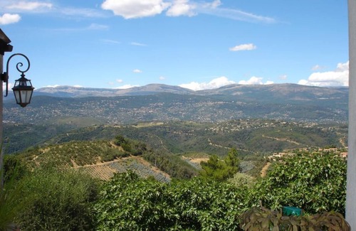 Tanneron House | Idyllic Gîte Retreat in the Hills of Mandelieu