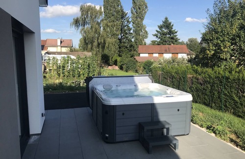 Gironcourt-sur-Vraine Apartment | Cozy Gite Oslo with Breakfast & Child-Friendly Amenities