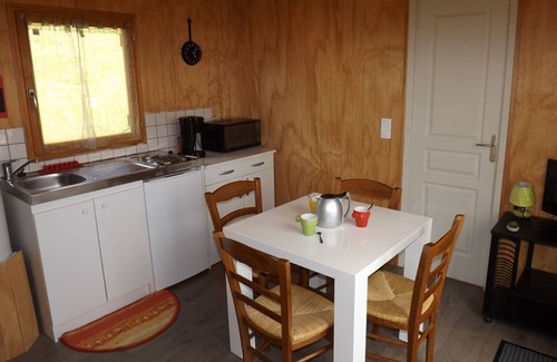 Peyrusse Cottage | Cozy Gite Peyrusse: Family-Friendly with Spa & Breakfast