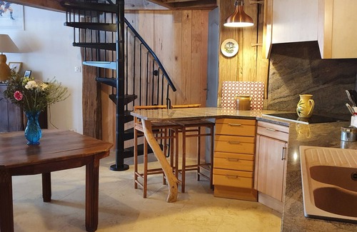 Sarlat-la-Caneda Cottage | Gite Pinta: Bright Retreat Near Town with Family-Friendly Amenities