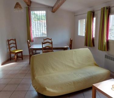 Pezilla-de-Conflent Apartment | Welcoming Gite Place République: Pet-Friendly & Family-Oriented