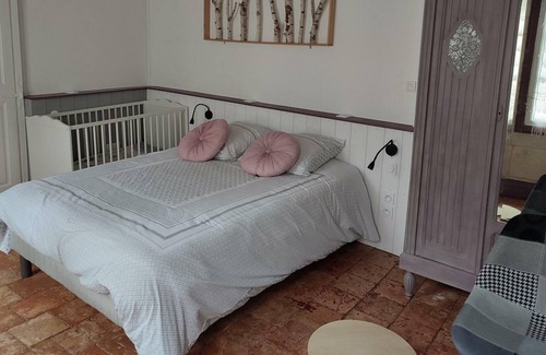 Pontlevoy Cottage | Family-Friendly Gite Pontlevoy with Kitchen Access