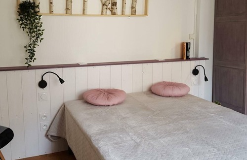 Pontlevoy Cottage | Family-Friendly Gite Pontlevoy with Kitchen Access