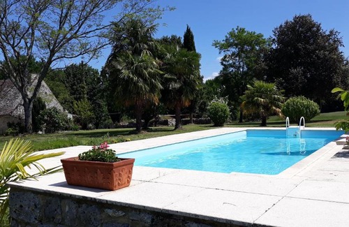 Conne-de-Labarde Apartment | Idyllic Gite Near Bergerac with Pool and Family-Friendly Amenities