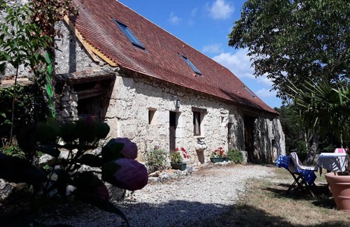 Conne-de-Labarde Apartment | Idyllic Gite Near Bergerac with Pool and Family-Friendly Amenities