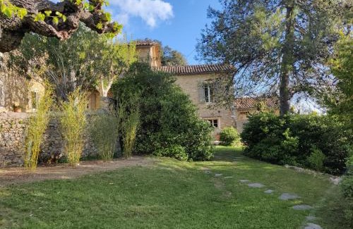 Boisset-et-Gaujac House | Inviting Gite in a Picturesque Provençal Mas with Pool