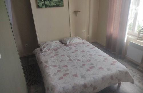Saint-Pierre-Brouck Bed & Breakfast | Cozy Gite Near the Sea with Animal Farm Visits