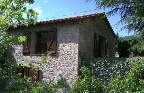 Vernet-les-Bains Cottage | Gite rental at the foothills of the Canigou mountain with swimming pool.