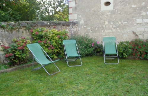 Restigne Cottage | Inviting Gite Restigné: Family-Friendly with Spa Amenities