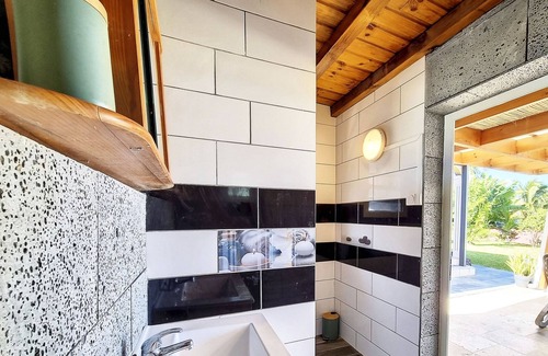 Grand Bois Cottage | Relaxing Gïte Réunion Paradis with Pool & Sea View
