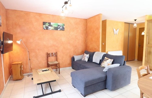 Riom-es-Montagnes Cottage | Comfortable Gite Riom-ès-Montagnes for Families & Pets