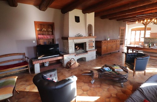 Riom-es-Montagnes Cottage | Cozy Gite Riom-ès-Montagnes with Spa and Family Amenities