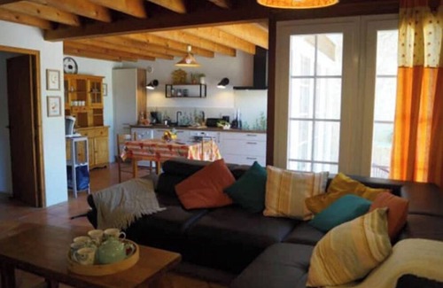 Saint-Pierre-sur-Dropt House | Comfortable Getaway at Gite Rural LA Liesse 47