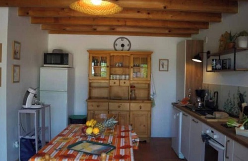 Saint-Pierre-sur-Dropt House | Comfortable Getaway at Gite Rural LA Liesse 47