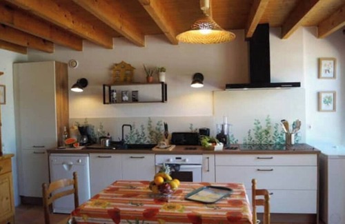 Saint-Pierre-sur-Dropt House | Comfortable Getaway at Gite Rural LA Liesse 47