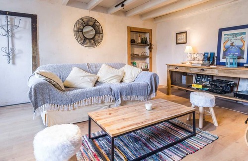 Saint-Jean-de-la-Riviere Cottage | Gite Saint-Jean-de-la-Rivière, 2 bedrooms, 4 persons