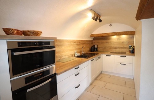 Saint-Jacques-des-Blats Cottage | Gite Saint-Jacques-des-Blats: Family Retreat with Kitchen