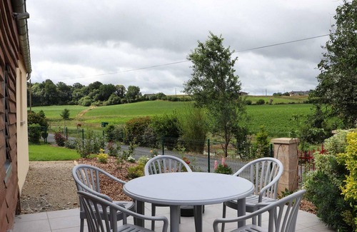 Saint-Mars-d'Egrenne Cottage | Inviting Gite Saint-Mars-d'Égrenne with Spa and Breakfast