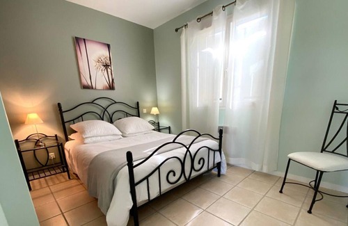 Saint-Severin Cottage | Gite Saint-Séverin, 3 bedrooms, 6 persons