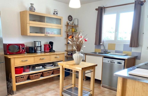 Saint-Severin Cottage | Gite Saint-Séverin, 3 bedrooms, 6 persons