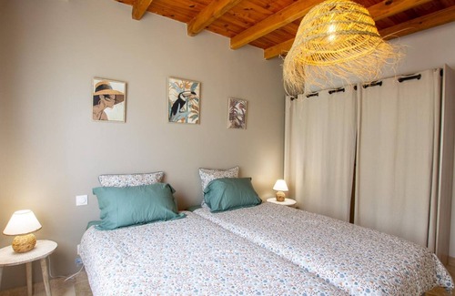 Sainte-Nathalene Cottage | Gite Sainte-Nathalène, 3 bedrooms, 6 persons