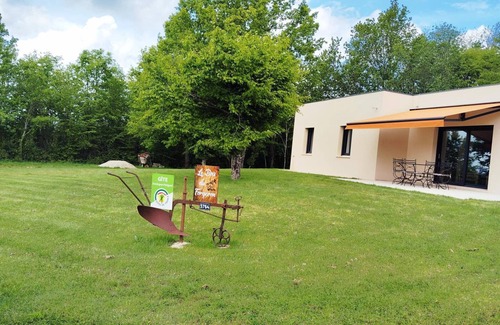 Sarlat-la-Caneda Cottage | Pet-Friendly Gite Sarlat-la-Canéda with Spa & Breakfast