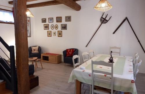 Old Town House | Top-Rated Gite Schlossberg: Family-Friendly Retreat