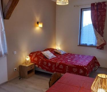 Old Town House | Top-Rated Gite Schlossberg: Family-Friendly Retreat