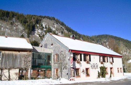 Le Valtin Cottage | Spacious Gite for 16 with Pool & Ocean Views - Top Rated