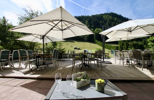 Le Valtin Cottage | Spacious Gite for 16 with Pool & Ocean Views - Top Rated