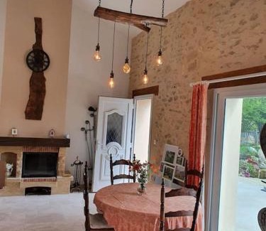 Cubnezais House | Tranquil Gite with 3 Bedrooms - Pet and Child Friendly