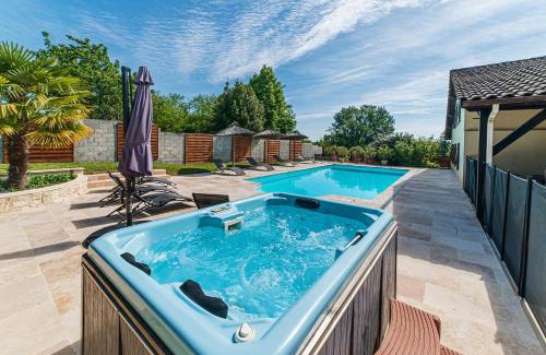 Trentels House | Ideal Gite with Ocean View and Pool for Relaxing Getaways