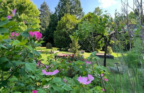 Parigne-lʼEveque House | Peaceful Gite Near Le Mans with Family-Friendly Amenities