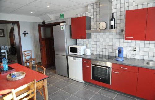 Bourcy House | Pet-Friendly Gite Stone Lodge with Family Amenities