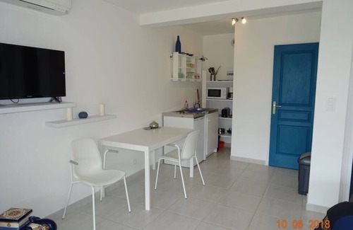 Aix-en-Provence House | Guest Rated 10/10: Gite Studio "The Indian" with Kitchen