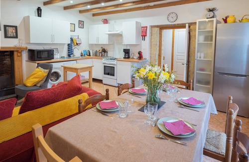 Cezais Cottage | Relaxing Gite with Pool Near Puy du Fou and Marais Poitevin