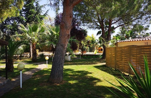 Maraussan House | Exceptional Gîte T2 La Passiflore with Heated Pool & Garden
