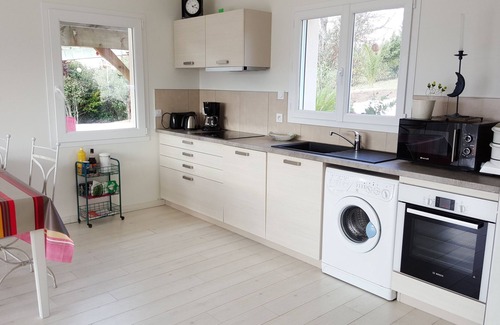 Halsou Cottage | Mountain View Gite T2 with Heated Pool & 9.8/10 Rating