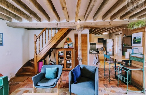 Themericourt Cottage | Gite Théméricourt: Family-Friendly Retreat with Spa Amenities
