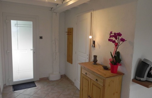 Saint-Frajou Apartment | Relaxing Getaway at Gite The Medlar Domain Cap de Coste