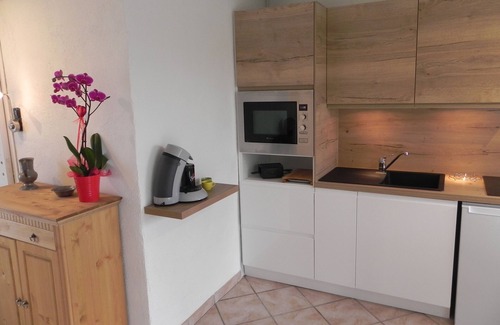 Saint-Frajou Apartment | Relaxing Getaway at Gite The Medlar Domain Cap de Coste