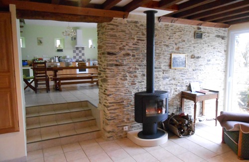 La Vacquerie Cottage | Enchanting Gite: Restored Wine Press with Spa & Kitchen