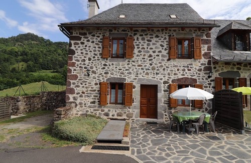 Thiezac Cottage | Cozy Gite Thiézac: Ideal for Families and Pet Lovers