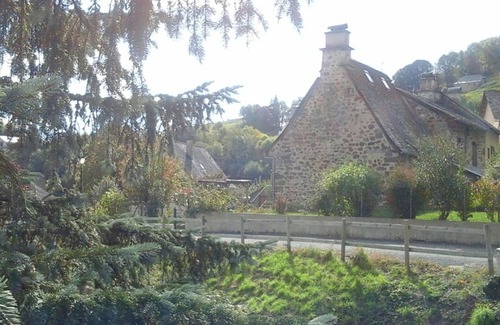 Thiezac Cottage | Family-Friendly Gite Thiézac: 3 Bedrooms for Your Stay