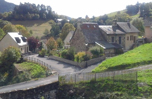 Thiezac Cottage | Family-Friendly Gite Thiézac: 3 Bedrooms for Your Stay