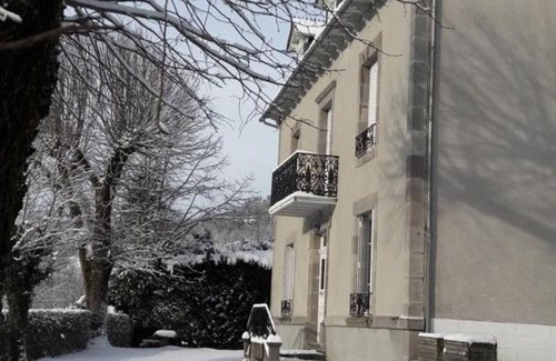 Thiezac Cottage | Spacious Gite Thiézac: Family-Friendly Getaway with Spa