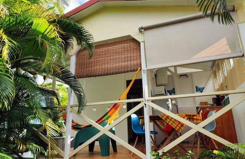 Bouillante Ski Chalet | Inviting Bungalow Ti Papiyon with Pool near Malendure Beach