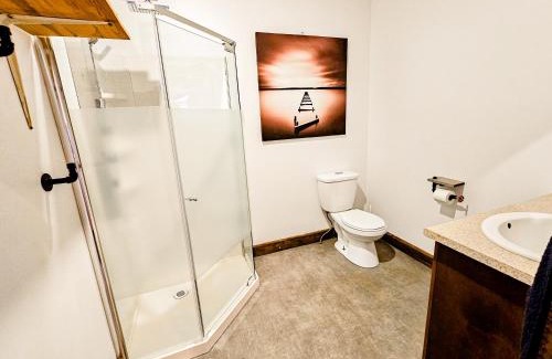 Lac-Bouchette Bed & Breakfast | Family-Friendly Gite Touristique Eaux Bons Vievents Awaits