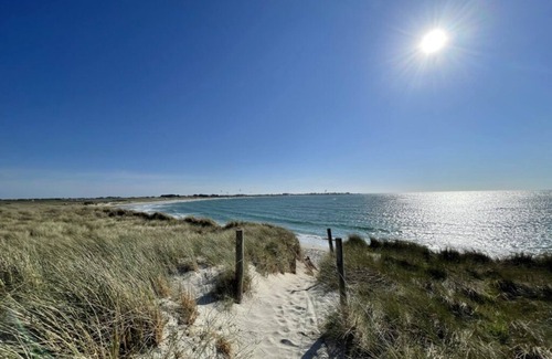 Plobannalec-Lesconil House | Discover Gite Ty Coz Authentique with Ocean View & Pool