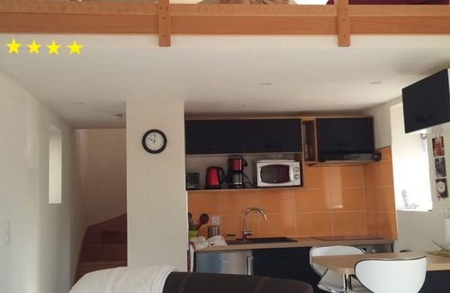 Crach Cottage | Gîte Ty Kergo: Your Tranquil Retreat by Morbihan Bay